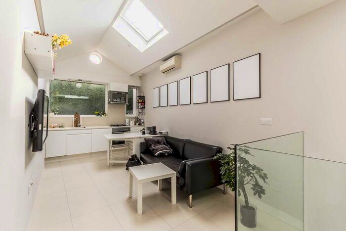 1 Bedroom Flat To Rent In Rowan Road, London, W6