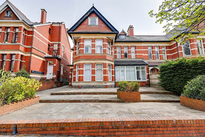 1 Bedroom Flat For Sale In Pen-y-lan Road, Penylan, Cardiff, CF23
