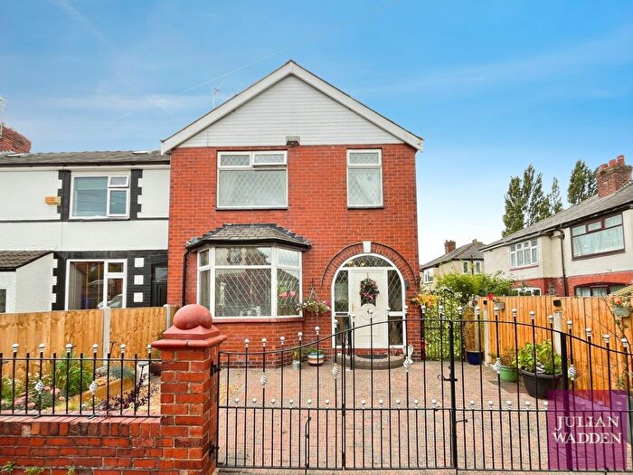 3 Bedroom Semi-Detached House For Sale In Godfrey Range, Denton, Manchester, M18
