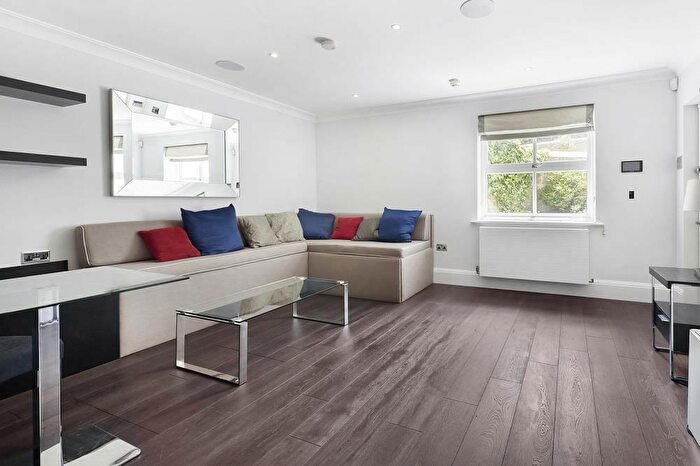 Flat To Rent In Peony Court, SW10