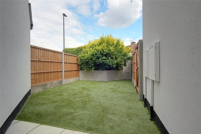 4 Bedroom Terraced House To Rent In Greenwood Avenue, Enfield, EN3