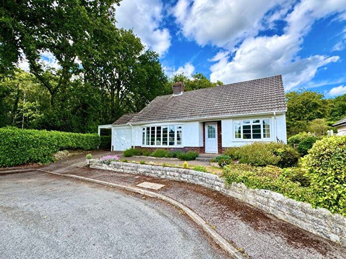 2 Bedroom Detached Bungalow For Sale In *No Chain*Dunedin Drive, Ferndown, BH22