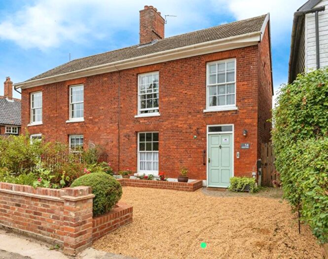 3 Bedroom Semi Detached House For Sale In The Fairland, Hingham, Norwich, Norfolk, NR9