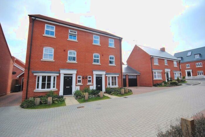 4 Bedroom House To Rent In Allard Way, Saffron Walden, CB11