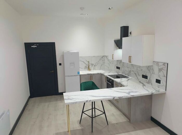 1 Bedroom Flat To Rent In Chalon Way West, St. Helens, WA10