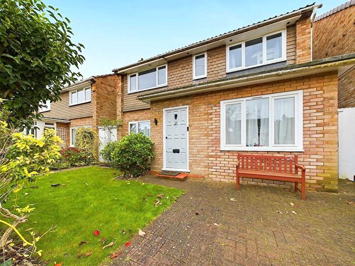 4 Bedroom Detached House To Rent In Albury Close, Hampton, TW12