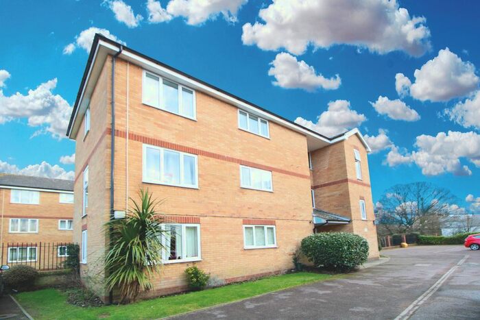 2 Bedroom Flat To Rent In Viceroy Close, Colchester CO2
