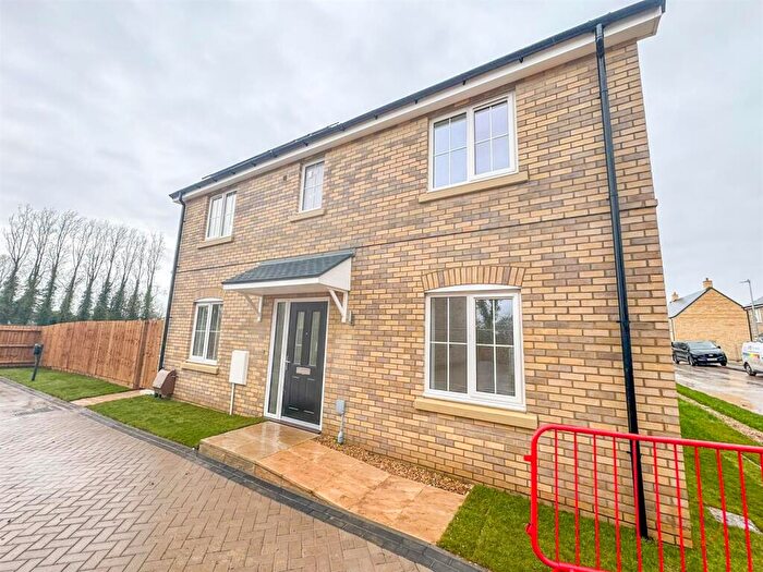 3 Bedroom Semi-Detached House To Rent In John King Street, Holbeach, PE12