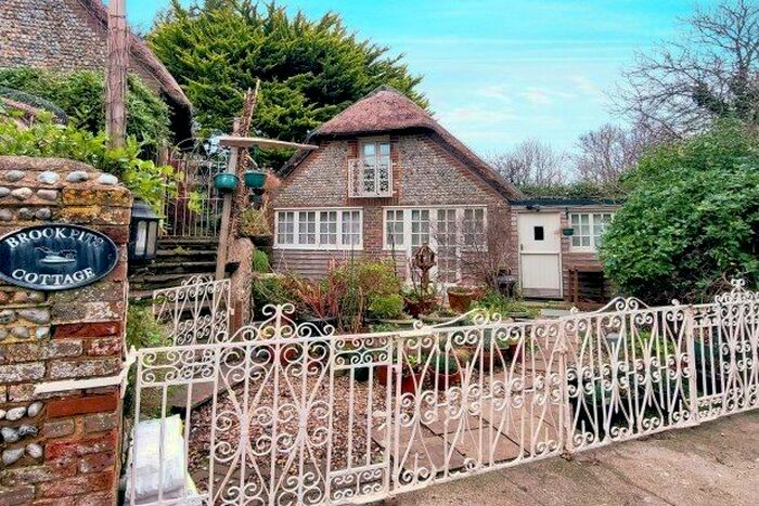 1 Bedroom Cottage To Rent In Brookpit Lane, Littlehampton, BN17