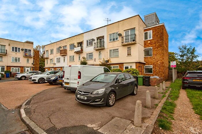 Studio For Sale In Dukes Avenue, Grays, RM17