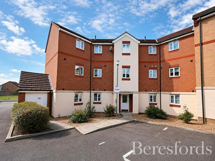 2 Bedroom Apartment For Sale In Nightingale Crescent, Harold Wood, RM3