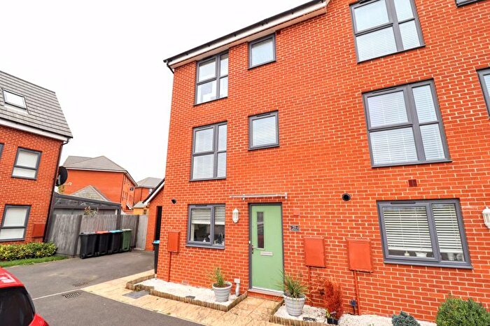 4 Bedroom End Of Terrace House For Sale In Fullers Ground, Eagle Farm South, Milton Keynes, MK17