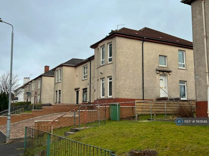 3 Bedroom Flat To Rent In Kirkton Avenue, Glasgow, G13