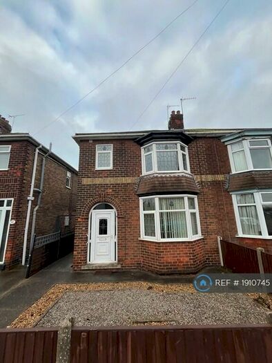 3 Bedroom Semi-Detached House To Rent In Warwick Road, Scunthorpe, DN16