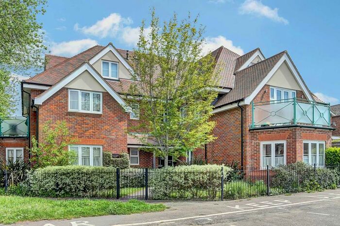 2 Bedroom Apartment To Rent In Midsummer Place, Manor Park Avenue, HP27