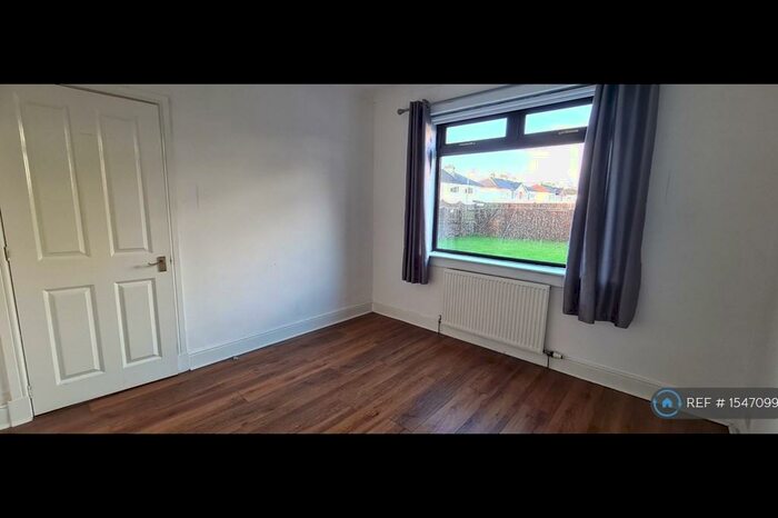 5 Bedroom Semi-Detached House To Rent In Penilee Road, Paisley, PA1