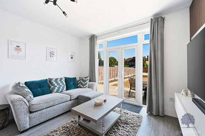 4 Bedroom House To Rent In Commonside East, Mitcham, CR4