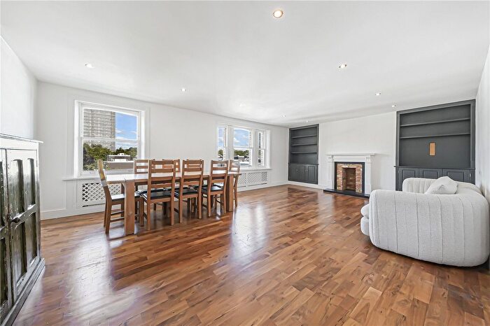 3 Bedroom Flat To Rent In King Henrys Road, Primrose Hill, London, NW3