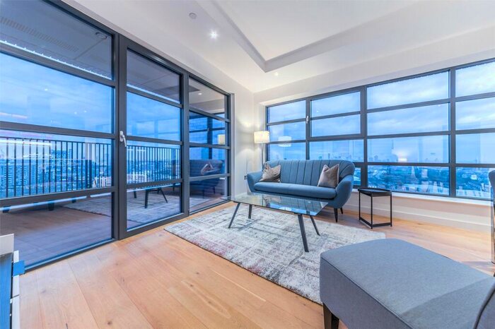 2 Bedroom Apartment To Rent In Bridgewater House, Lookout Lane, London City Island, London, E14