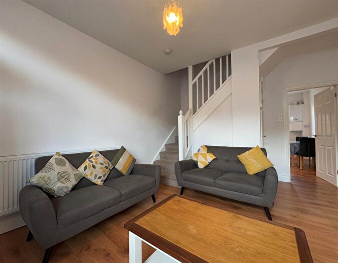 2 Bedroom Terraced House To Rent In Northfield Road, Harborne, B17