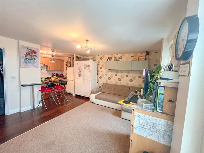 1 Bedroom Flat For Sale In London Road, Croydon, CR0