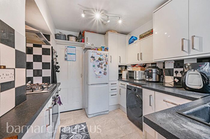 2 Bedroom Flat For Sale In Courtside, Dartmouth Road, London, SE26