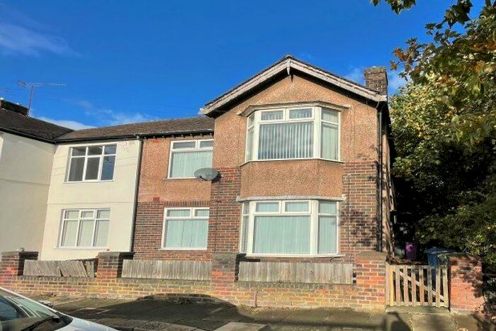 2 Bedroom Flat To Rent In Booker Avenue, Liverpool, L18
