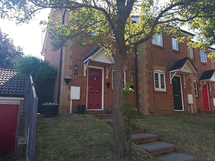 2 Bedroom Semi-Detached House To Rent In Birdhurst Avenue, South Croydon, CR2