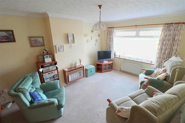 2 Bedroom Semi-Detached Bungalow For Sale In Brain Valley Avenue, Black Notley, Braintree CM77