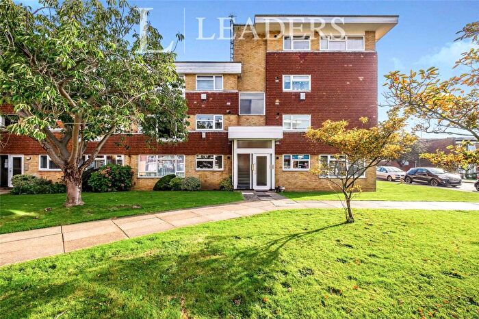 2 Bedroom Apartment For Sale In College Gardens, Worthing, BN11