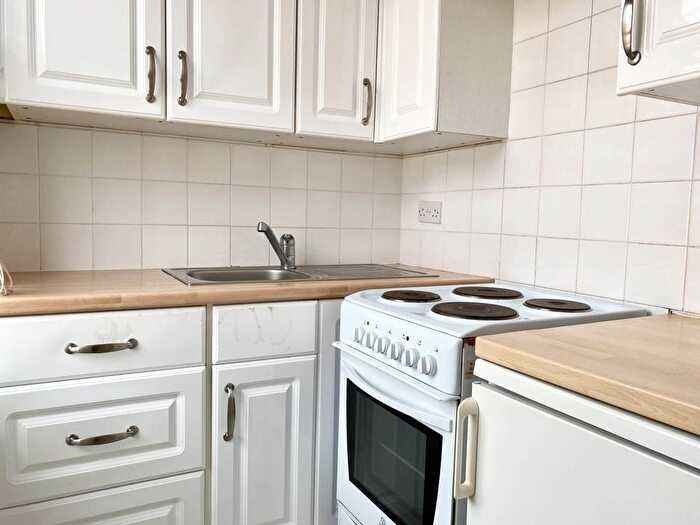 1 Bedroom Flat To Rent In Lime Hill Road, Tunbridge Wells, TN1