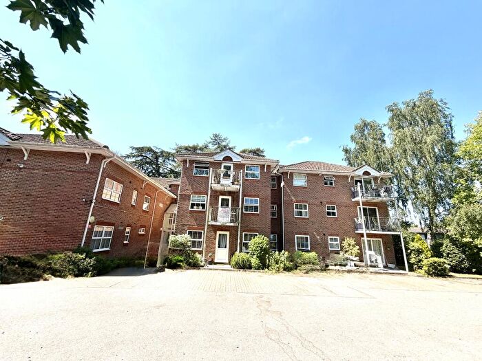 2 Bedroom Apartment To Rent In Winchester Road, SO16