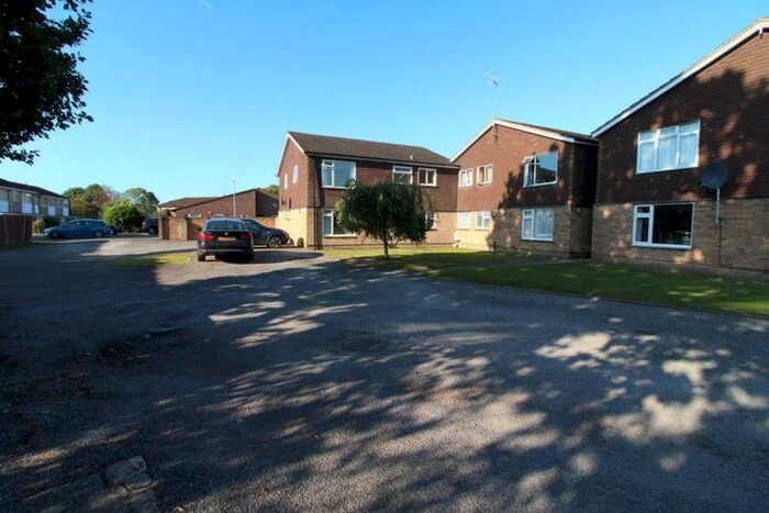 1 Bedroom Flat To Rent In Highfield Way, High Wycombe, HP15