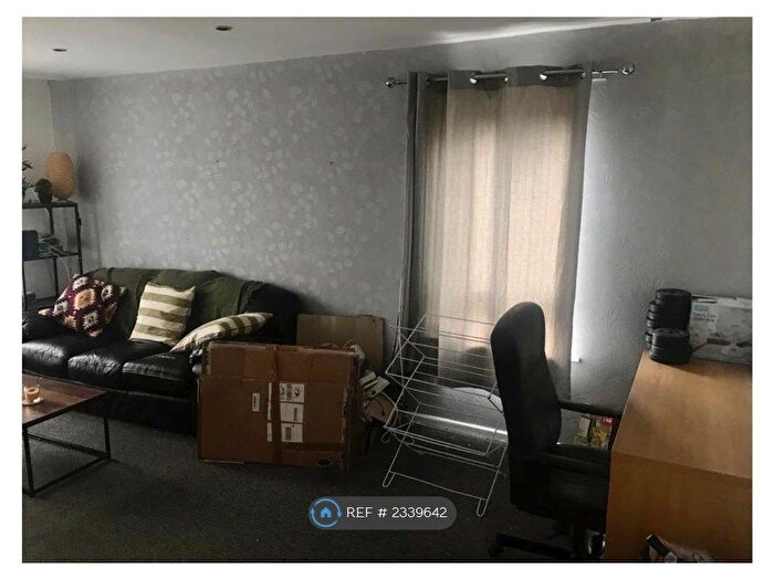 2 Bedroom Flat To Rent In Dorset Close, Bootle, L20