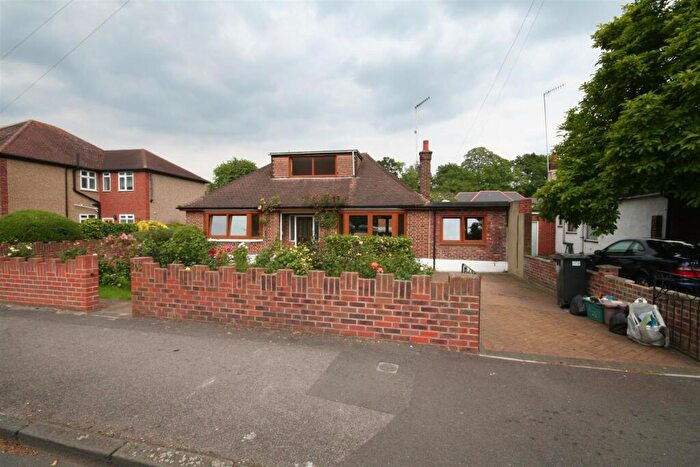 4 Bedroom Detached Bungalow To Rent In Park Road, KT2