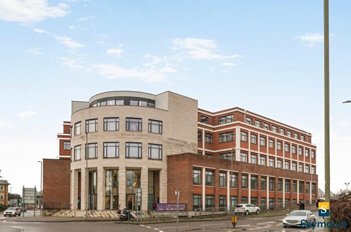 1 Bedroom Apartment To Rent In Chertsey, Surrey, KT16