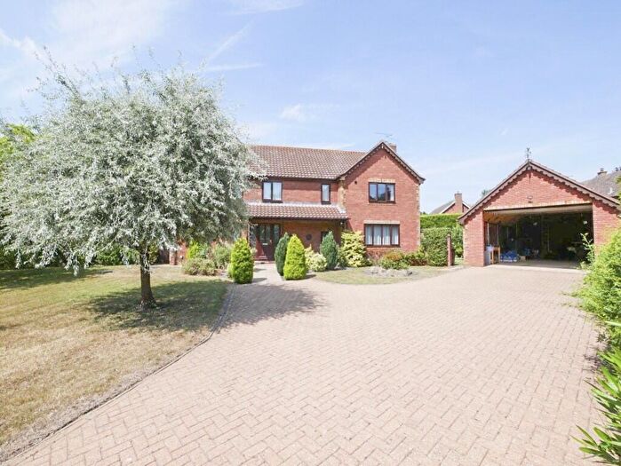 5 Bedroom Detached House For Sale In Hadleigh Road, Ipswich, Suffolk, IP2