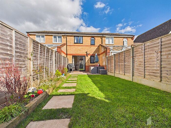 2 Bedroom Terraced House For Sale In Wansbeck Close, Stevenage, SG1