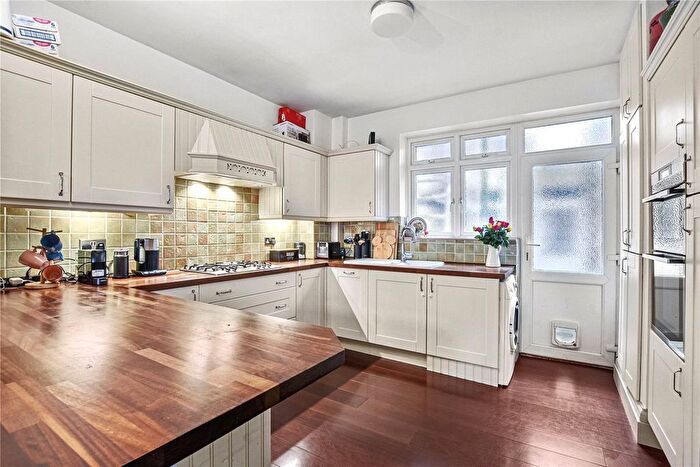 3 Bedroom Flat For Sale In Cholmley Gardens, West Hampstead, NW6