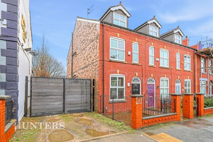 4 Bedroom Town House For Sale In Belgrave Road, New Moston, Manchester, M40