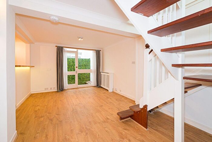3 Bedroom Terraced House For Sale In Aylesford St, Pimlico, London, SW1V