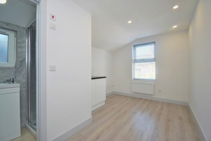 Studio To Rent In George Lane, London, SE13