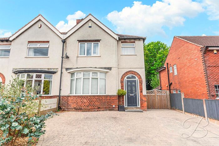 3 Bedroom Semi Detached House For Sale In Berry Hill Road, Mansfield, NG18