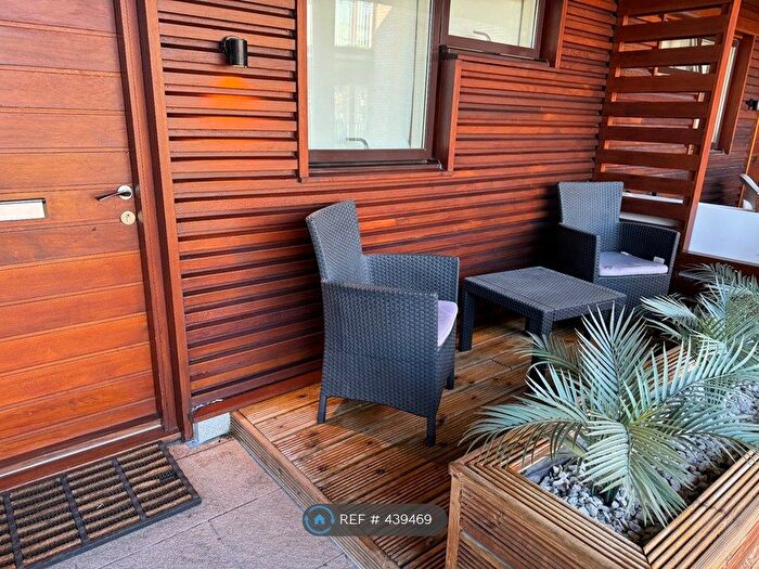 1 Bedroom Flat To Rent In Melvin Walk, Edinburgh, EH3