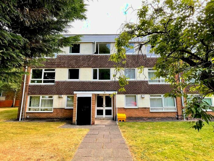 2 Bedroom Flat To Rent In Denise Drive, Harborne, Birmingham, B17