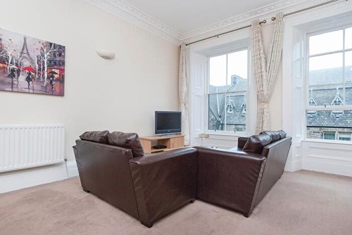 3 Bedroom Flat To Rent In Lauriston Place, Edinburgh, EH3