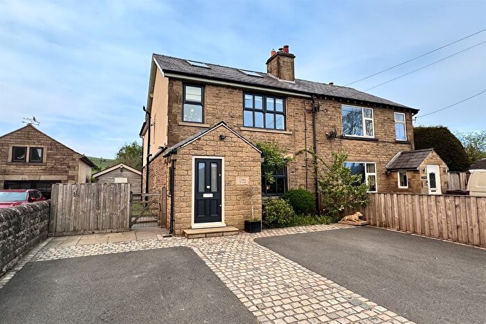 5 Bedroom Semi-Detached House For Sale In Tom Lane, Chapel-En-Le-Frith, High Peak, SK23