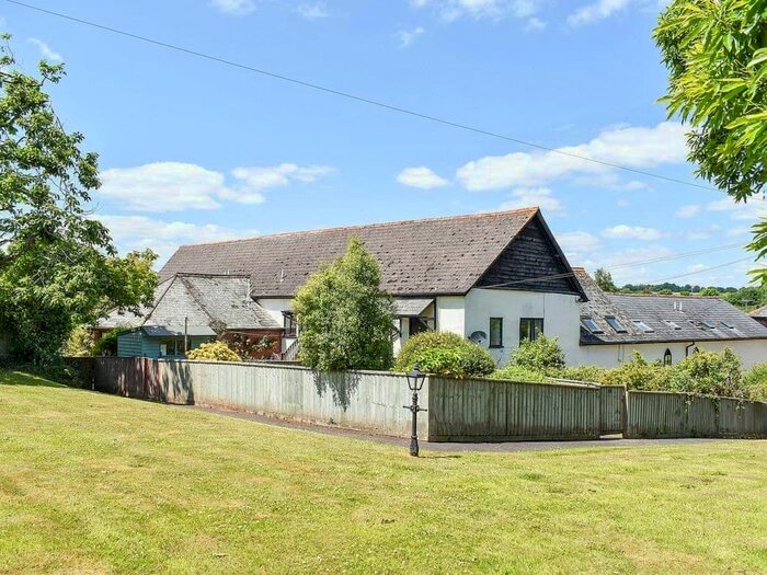 2 Bedroom Barn Conversion For Sale In Exmouth Road, Colaton Raleigh, Sidmouth, EX10