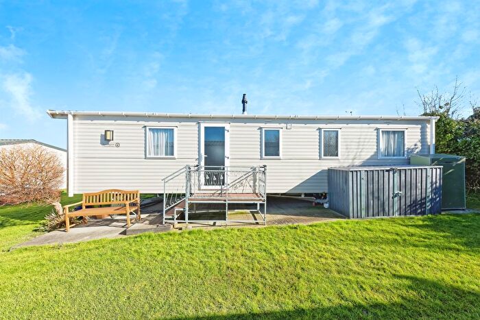 3 Bedroom Park Home For Sale In Church Lane, Seasalter, Whitstable, CT5