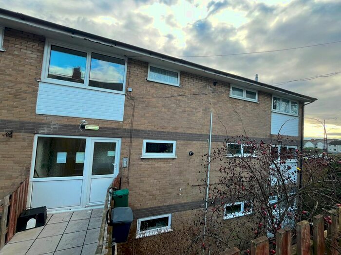 2 Bedroom Flat To Rent In Davnic Close, Pontypridd Street, Barry, CF63